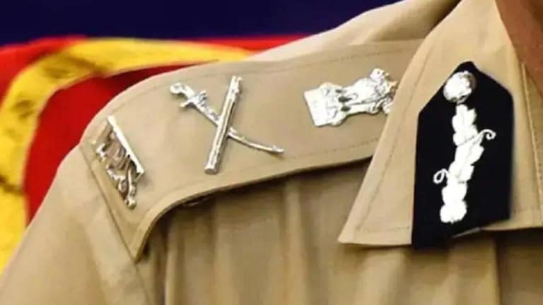 नौकरशाही में बड़ा फेरबदल, 11 IPS अधिकारियों का हुआ तबादला, देखें किसे कहां मिली नई तैनाती UP IPS Transfer News