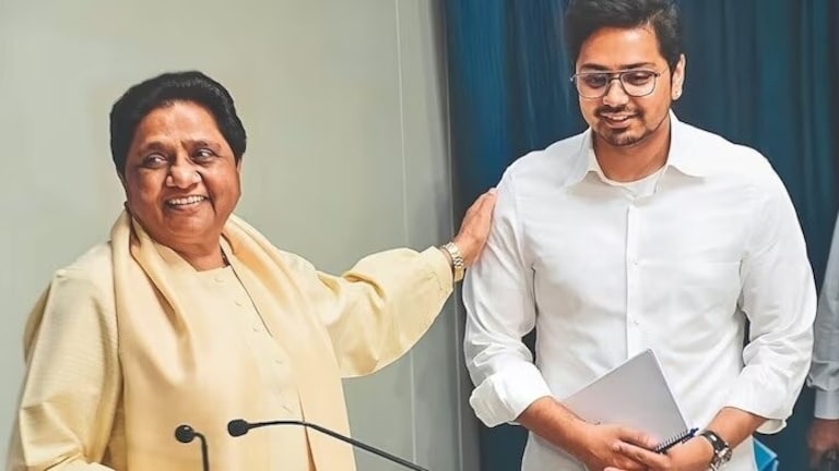 लोकसभा चुनाव में बसपा की करारी हार के बाद आकाश आनंद की हो रही वापसी? पार्टी में मिली ये जिम्मेदारी mayawati and akash anand