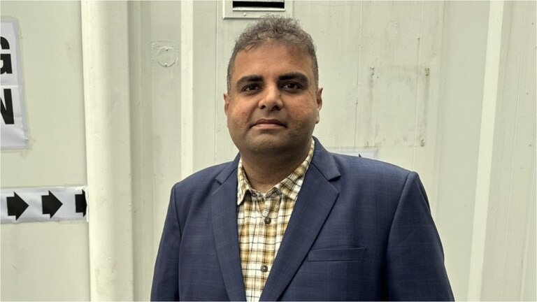 कौन है ब्रिटेन की लेबर पार्टी से MP बने नवेंदु मिश्रा? कानपुर-गोरखपुर से है नाता, गजब है कहानी Navendu Mishra