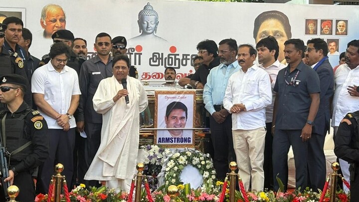 तमिलनाडु पहुंच मायावती ने BSP नेता आर्मस्ट्रांग को अंतिम विदाई देकर ये कहा, साथ दिखे भतीजे आकाश UP Tak