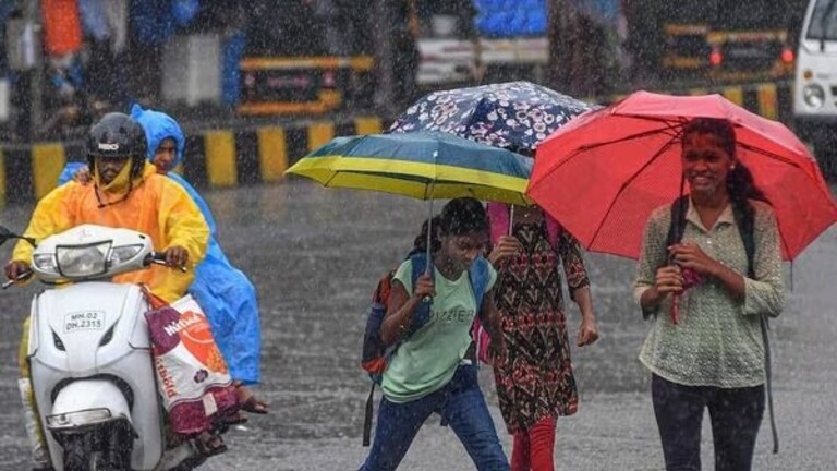 UP Weather Update: यूपी में बारिश की तीव्रता में आएगी कमी, जानें अब फिर कब रफ्तार पकड़ेगा मॉनसून? UP Weather Update