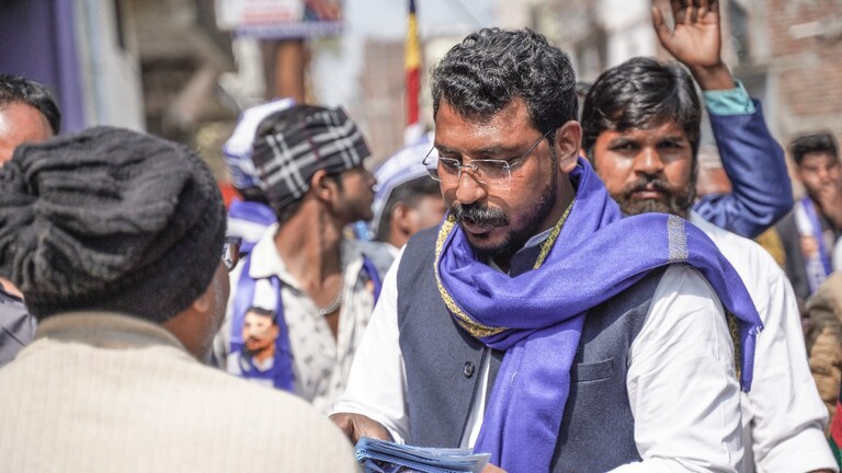 1200 में 700 से ज्यादा गांवों तक पहुंचे...चंद्रशेखर ने नगीना में मिली जीत की पूरी कहानी बताई आज़ाद समाज पार्टी (कांशीराम) के प्रमुख चंद्रशेखर आज़ाद.