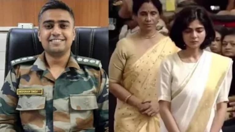 देश में दो तरह की फौज नहीं होनी चाहिए...शहीद कैप्टन अंशुमान की मां ने अग्निवीर योजना को लेकर कर दी बड़ी मांग Captain Anshuman Singh