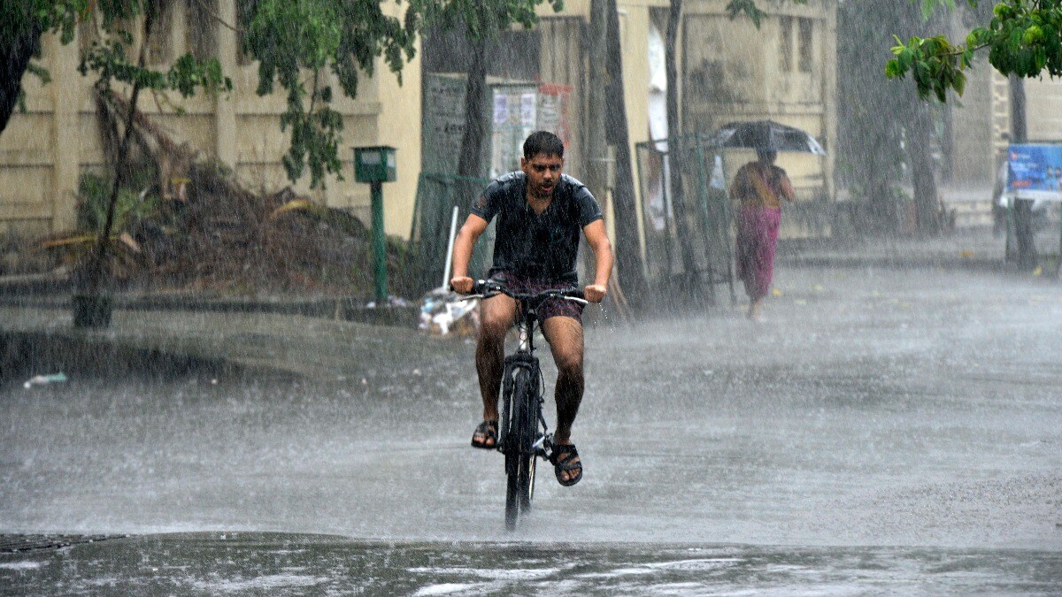 Noida Forecast: नोएडा में अगले 5 दिनों तक कैसा रहेगा मौसम? IMD ने दिया विस्फोटक अपडेट Noida Forecast