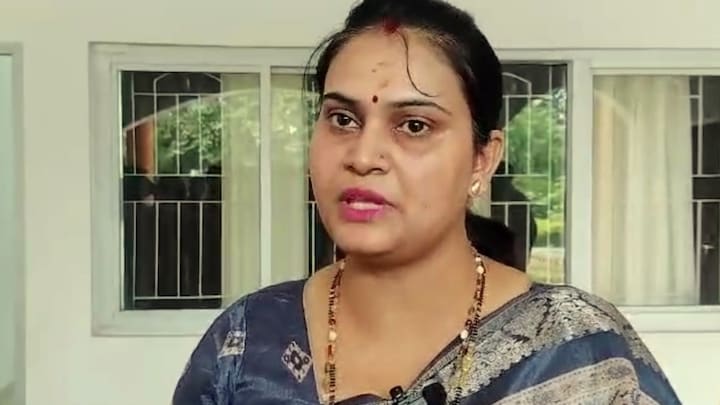 क्या मैं भूमाफिया हूं.... BJP की नेहा त्रिपाठी ने पूर्व सांसद सुब्रत पाठक को क्या-क्या नहीं कह दिया Kannauj News