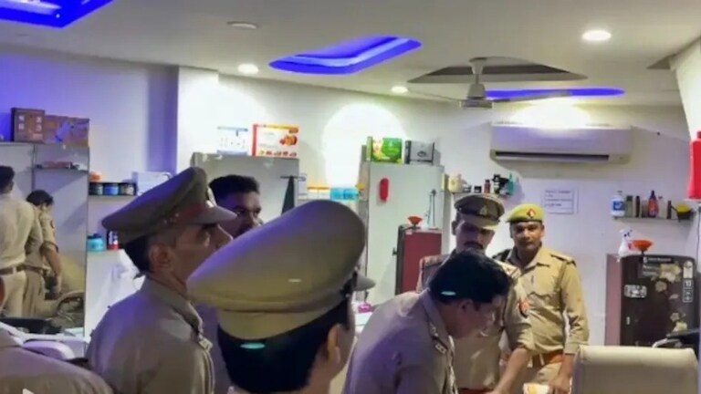 मेरठ में चल रहा था मसाज पार्लर, गलत का शक होने पर पुलिस ने मारा छापा तो ये कहानी सामने आई Meerut