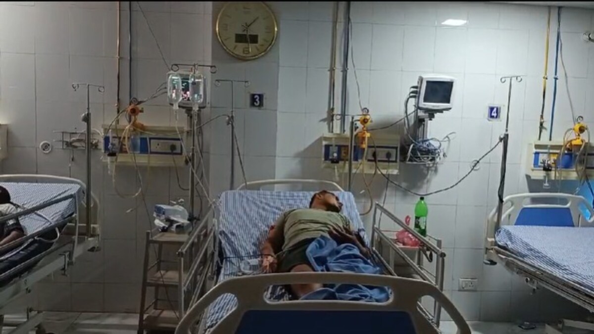 40 दिनों में अब तक 7 बार विकास को डस चुका है सांप, अब फतेहपुर CMO ने लिया ये बड़ा एक्शन Fatehpur News