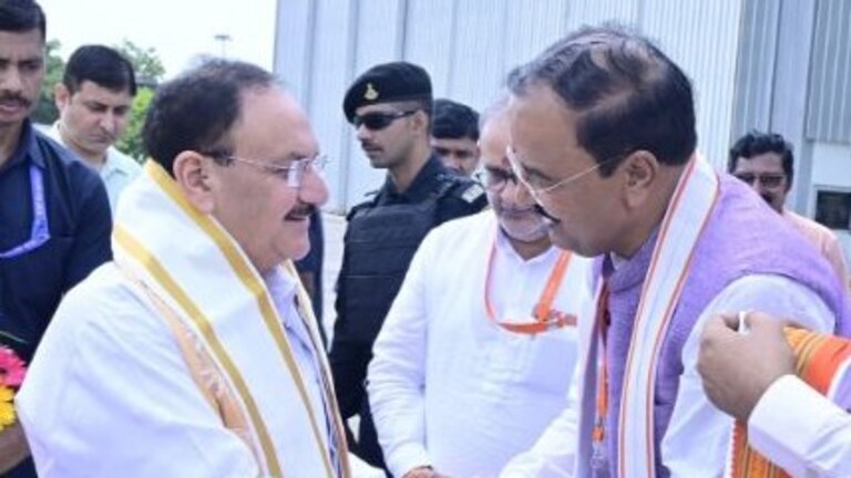 डिप्टी CM केशव मौर्य ने जेपी नड्डा से की दिल्ली में मुलाकात, BJP चीफ ने दिया ये साफ संदेश फाइल फोटो: जेपी नड्डा और केशव मौर्या के बीच मीटिंग