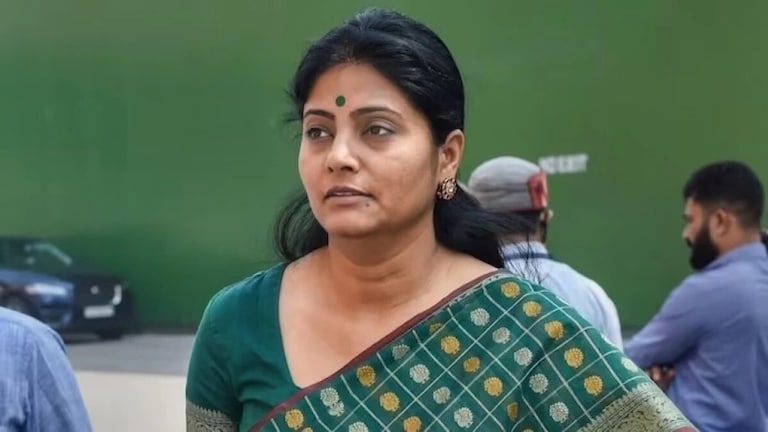 अनुप्रिया पटेल ने वाराणसी के टोल प्लाजा को लेकर उठाए थे सवाल, अब योगी सरकार के मंत्री ने दिया ये जवाब UP Tak