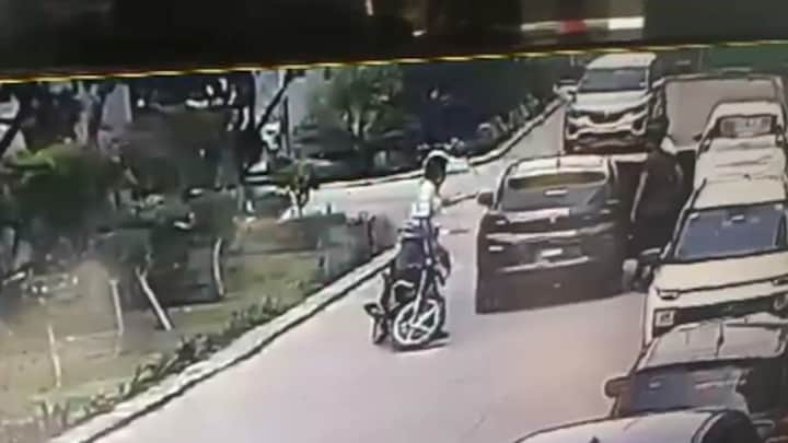 नोएडा में भाजपा नेता को कार से खींचकर की मारपीट, कुछ दिन पहले ही हमलावरों को दिलाया था विला Noida News