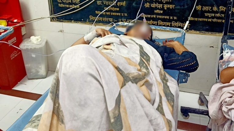 14 साल बाद भी याद रही प्रेमिका, पत्नी ने बात करते पकड़ा तो पति ने मुंह में डाला ऑलआउट लिक्विड Lucknow