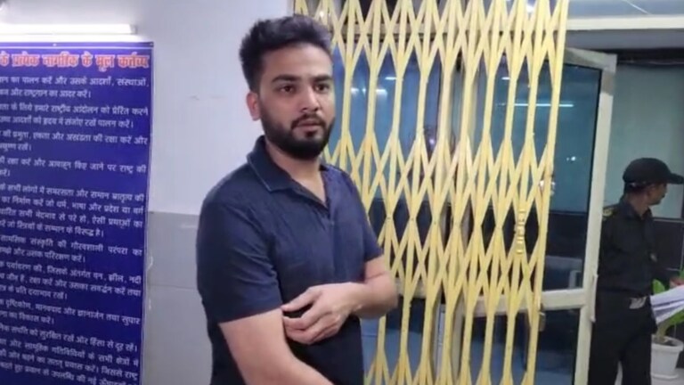 WhatsApp चैट दिखाकर ED ने एल्विश यादव से पूछे सवाल तो मिला गोलमोल जवाब, फिर हो सकती है पूछताछ Elvish Yadav