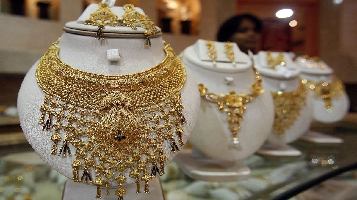 Gold Prices Today in UP : सोने के भाव में लगातार दूसरे दिन भी आई गिरावट, इतना सस्ता हुआ गोल्ड Gold Prices Today in Uttar Pradesh