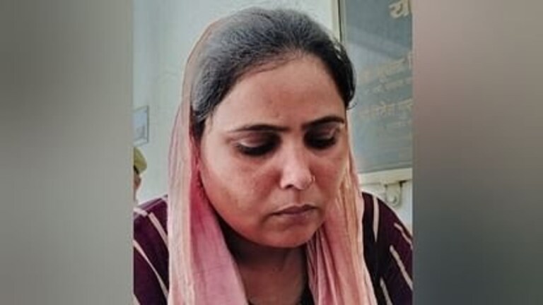 ब्यूटी इंस्टिट्यूट चलाने वाली रक्षंदा खान कहती थी कि मुस्लिम लड़कों से करो शादी! मामला चौंकाऊ Moradabad Viral News