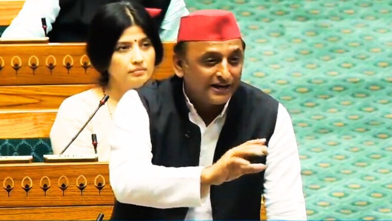 अखिलेश यादव ने PM मोदी-CM योगी को लेकर कसा तंज, बोले- जिसने हराया उसे हटा नहीं पा रहे Akhilesh Yadav