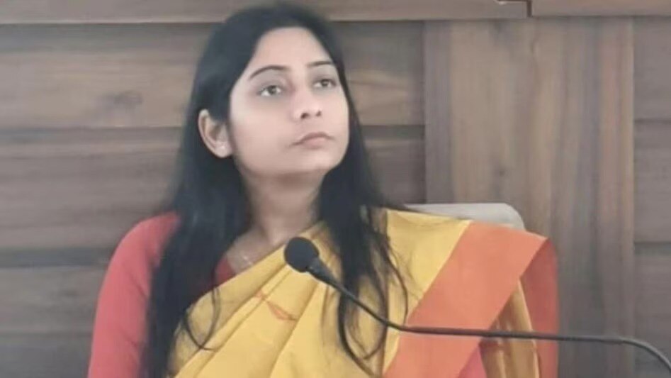 former bjp mp sanghamitra maurya 