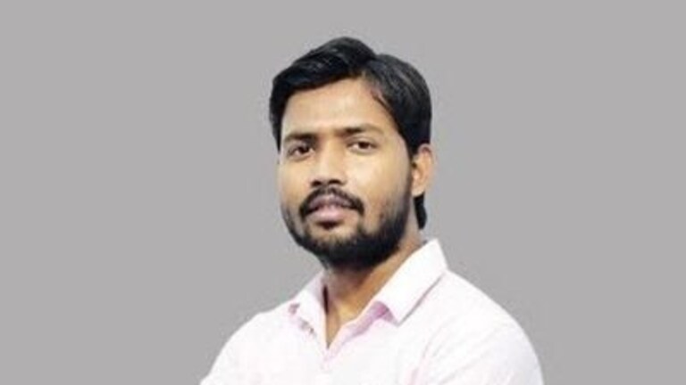 बेसमेंट वाली लाइब्रेरी में डूबी श्रेया यादव और उधर खान सर से मांगे गए कोचिंग के कागज फिर ये हुआ UP Tak