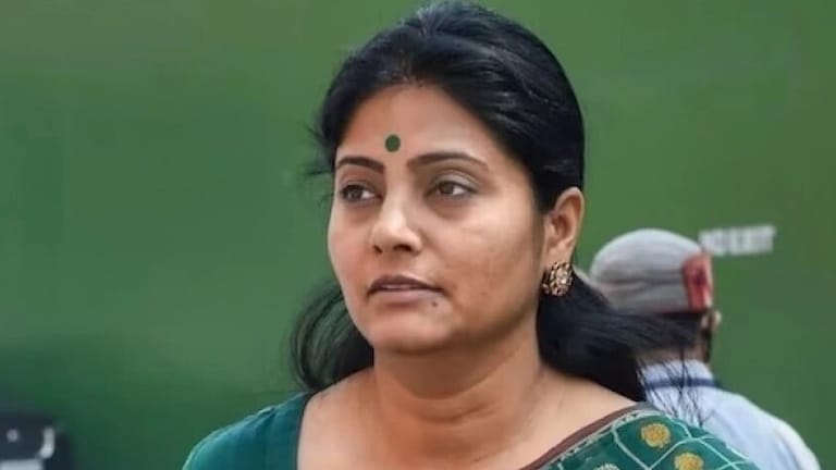 सीएम योगी और डिप्टी CM केशव प्रसाद मौर्य के बीच चल क्या रहा है? अनुप्रिया पटेल ने सब बता दिया Anupriya Patel