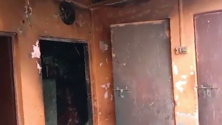 कमरे में रखे बैटरी में शॉट सर्किट के कारण लगी झुग्गी में आग, झुलसने से तीन बच्चो को मौत, पिता की हालत नाजुक Noida News