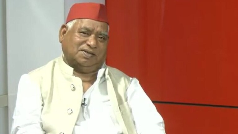 अयोध्या रेप केस: आरोपी मोईद-राजू खान के साथ फोटो पर बोले अवधेश प्रसाद- रोज 500 लोग फोटो लेते हैं Awadhesh Prasad