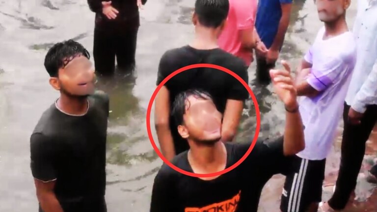 लखनऊ की बारिश में महिला को छेड़ते दिखा लड़का भी पकड़ा गया पर नाबालिग निकला, जानिए कौन है ये? Lucknow News