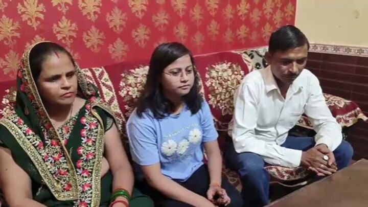 बांग्लादेश से MBBS कर रही मुरादाबाद की आंचल सैनी वापस आई, सुनाई वहां की पूरी कहानी Moradabad Anchal Saini