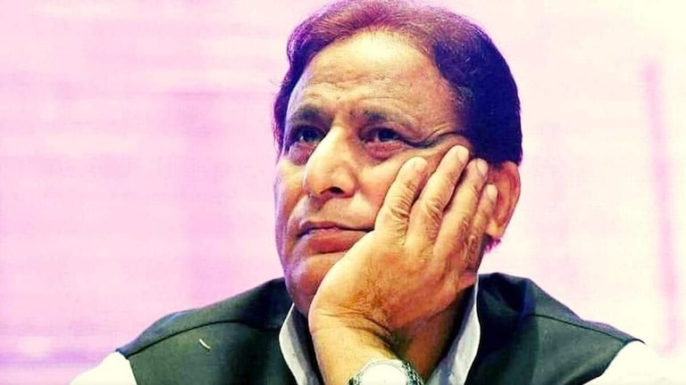 मुर्गी, बकरी, भैंस, पायल चोरी जैसे 12 केसों में फंसे सपा नेता आजम खान को कोर्ट ने दी ये राहत Azam Khan