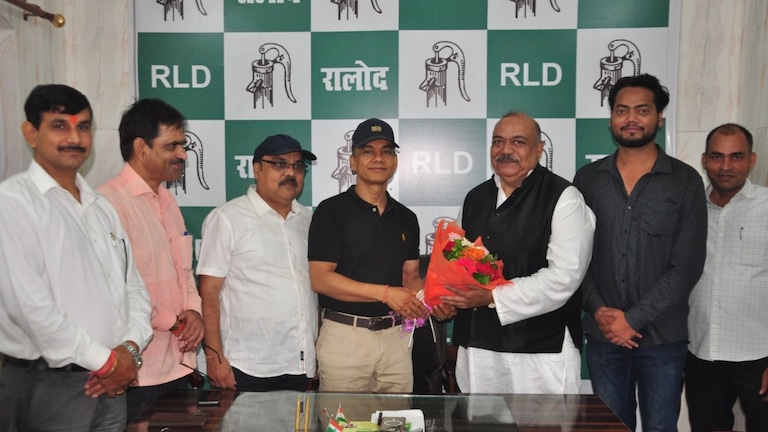 लोकदल के प्रदेश अध्यक्ष राव इकबाल खान ने दिया इस्तीफा, फिर इस पार्टी का थामा दामन UP Tak