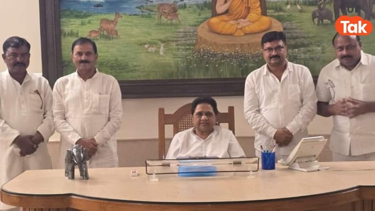 कटेहरी उपचुनाव में BSP का बड़ा ऐलान, प्रत्याशी मायावती से मिल आए, जानिए कौन हैं अमित वर्मा katehari byelection