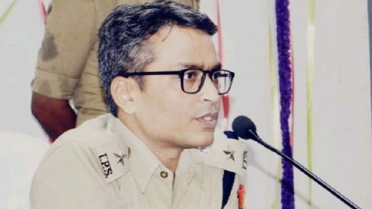 कौन हैं IPS संकल्प शर्मा जिनका डिवाइडर फांदकर दौड़ लगाने का वीडियो हो रहा है जमकर वायरल? IPS Sankalp Sharma