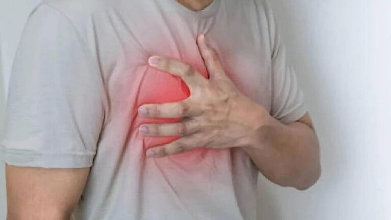 अब क्लास में पढ़ रही 5 साल की बच्ची की मौत, आखिर क्यों बढ़ रहे हैं हार्ट अटैक के मामले? समझिए Heart Attack