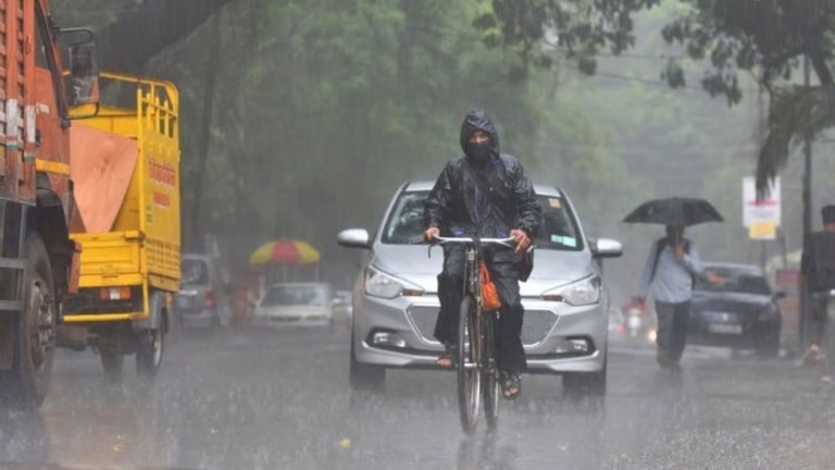 UP Weather Update: यूपी के इन 20 जिलों में आज होगी मॉनसूनी बारिश, IMD ने जारी किया लेटेस्ट अपडेट UP Tak