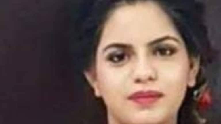 ग्रेटर नोएडा में निधि की मर्डर मिस्ट्री दिमाग हिला देगी! पति ने वीडियो जारी कर ये कहानी बताई Noida News