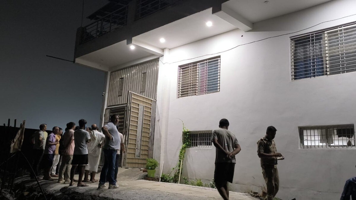 ग्रेटर नोएडा में गोलगप्पे खाकर लौटे परिवार को खुला मिला घर का गेट, फिर जो हुआ उसे जान चौंक जाएंगे Greater Noida News