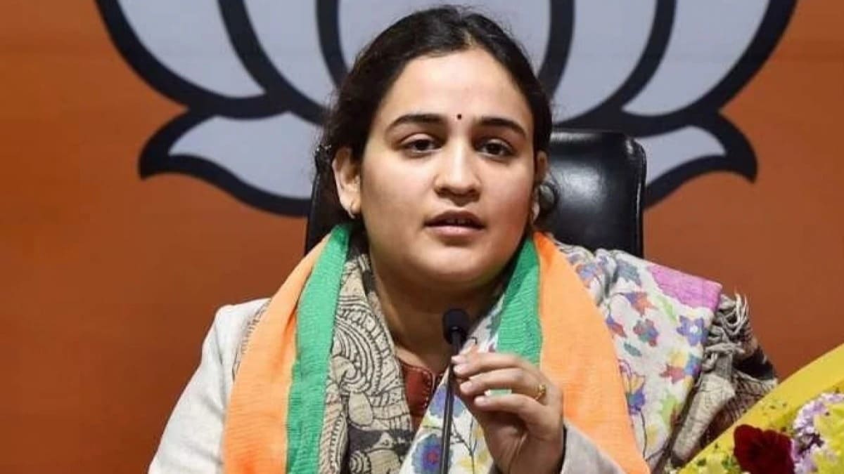यूपी में अपर्णा यादव संग चारु चौधरी को भी बनाया गया महिला आयोग का उपाध्यक्ष, चर्चा में ये फैसला आजमगढ़ में धर्मेंद्र यादव के खिलाफ रोडशो करेंगी अपर्णा