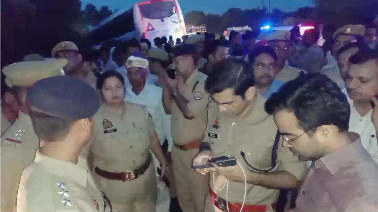 बड़ा हादसा! हाथरस में रोडवेज और मैजिक की जोरदार भिड़ंत, 15 लोगों की मौत, दर्दनाक मंजर Hathras