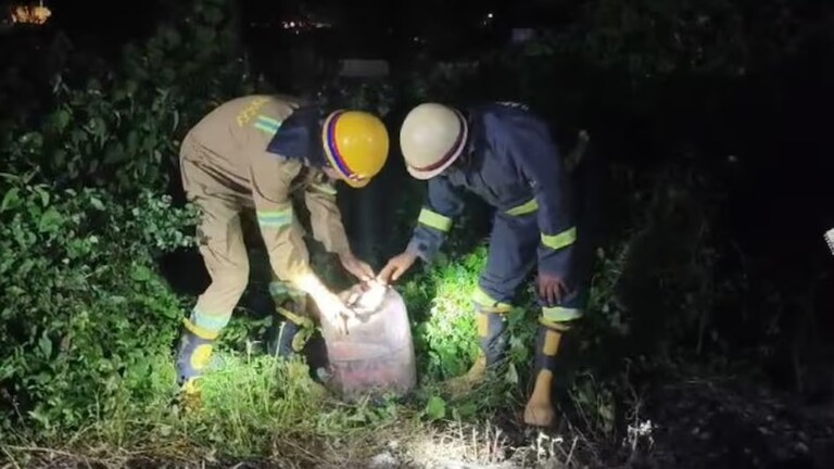 फिर ट्रेन हादसे की साजिश, कालिंदी एक्सप्रेस ट्रैक पर रखे सिलेंडर से टकराई, पेट्रोल भी पड़ा था Indian railways