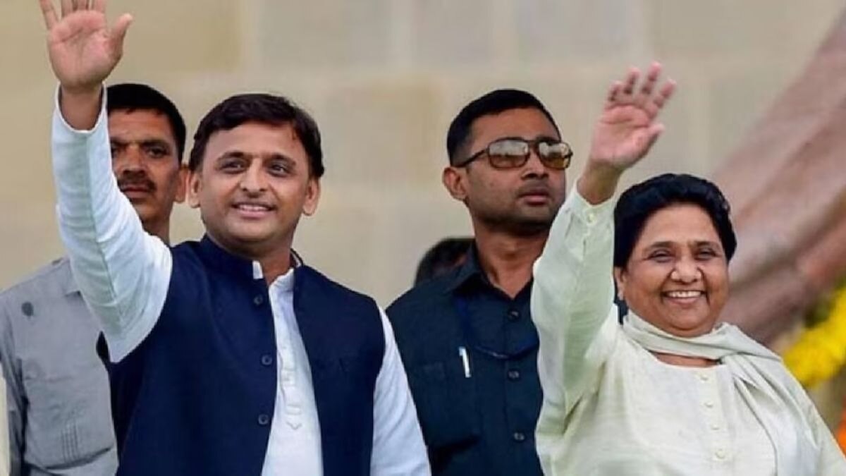 Akhilesh Yadav and Mayawati (File Photo)
