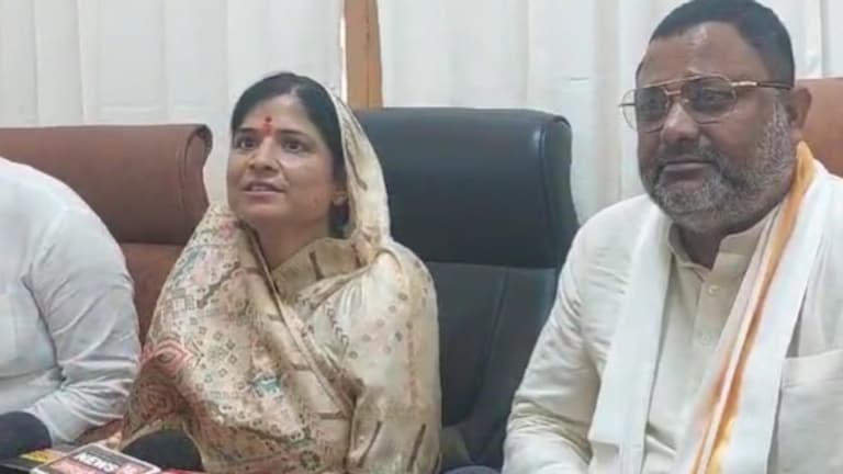 चप्पल में एनकाउंटर...डीके शाही की पत्नी ने मंगेश यादव के एनकाउंटर पर ये क्या बोल डाला? Mangesh Yadav Encounter