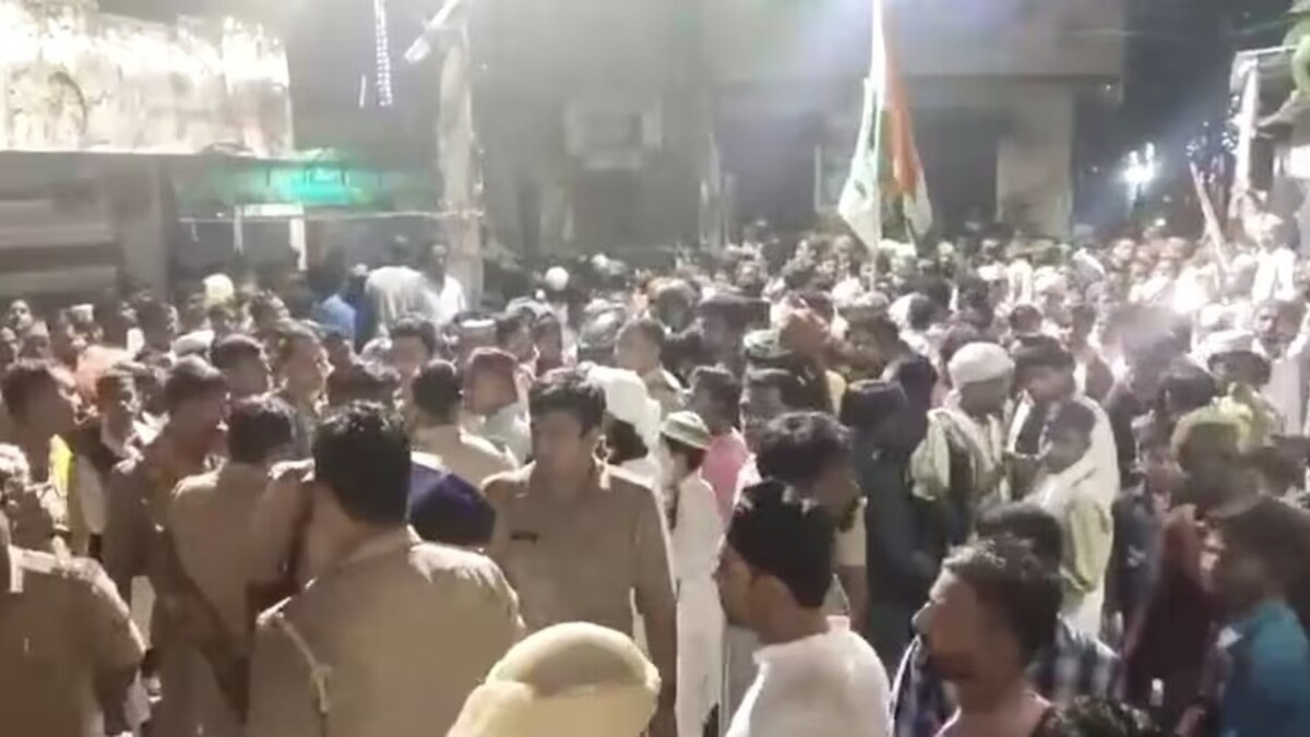 ‘बारावफात जुलूस तो यहीं से निकलेगा…’ हिंदू-मुस्लिम पक्ष में विवाद, बरेली में पूरी रात ये सब हुआ Bareilly