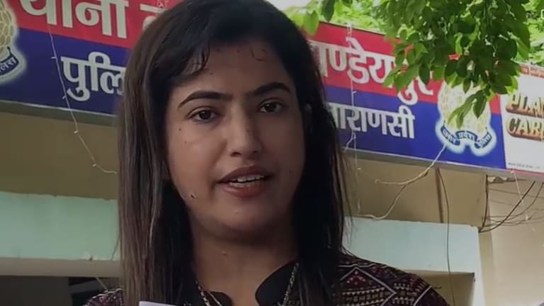 कांग्रेस नेता रोशनी BJP कार्यकर्ता राजेश सिंह को घर जाकर लगीं कूटने, वजह जान हैरान रह जाएंगे Varanasi