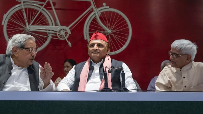 एक देश, एक चुनाव पर अखिलेश यादव ने दागे 5 सवाल, बोले- कमजोर BJP में अब ये झगड़ा तो नहीं Akhilesh on ONOE