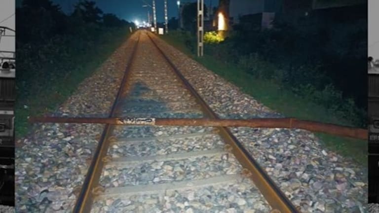 संदीप चौहान, विजेंद्र सिंह... रामपुर में रेलवे पटरी पर खंबा रखने के लिए ये दोनों पकड़े गए, पूरी कहानी जानिए Rampur News