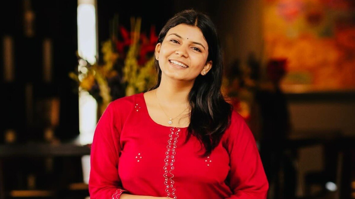 SDM Disha Srivastava Success Story