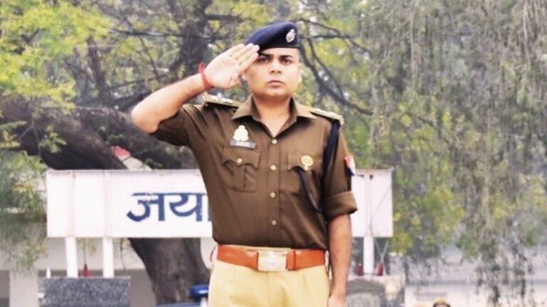 मोहम्मद जाहिद के एनकाउंटर के बाद चर्चा में आए गाजीपुर SP ईरज राजा की ये कहानी नहीं जानते होंगे आप IPS Iraj Raja