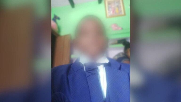 स्कूल की तरक्की के लिए क्लास 2 के बच्चे की चढ़ा दी बलि! हाथरस की ये वारदात आपको सन्न कर देगी Hathras Crime News