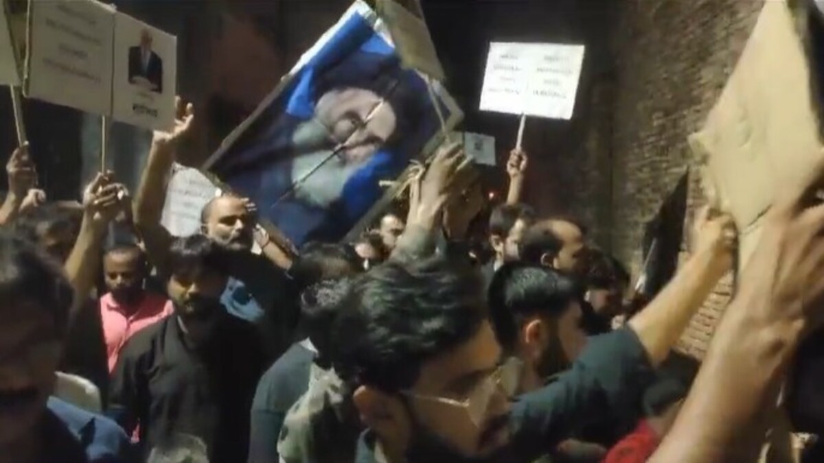 अमेठी में हिज्बुल्लाह चीफ नसरुल्लाह की मौत पर प्रदर्शन करना पड़ा भारी, पुलिस ने लिया ये एक्शन Hezbollah chief Hassan Nasrallah Amethi