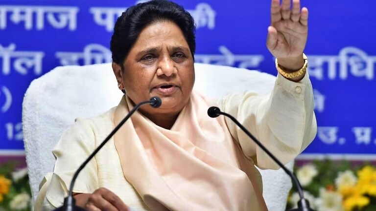 पुलिस चार्जशीट में भोले बाबा का नाम नहीं...हाथरस हादसे को लेकर मायावती ने यह क्या कह दिया? बसपा सुप्रीमो मायावती