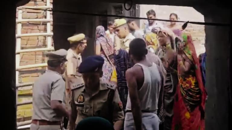 कासगंज की रामलीला में दलित का कुर्सी पर बैठना इतना अखरा कि पुलिस ने पीटा? अपमान बर्दाश्त नहीं कर पाया रमेश Kasganj Crime News