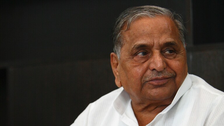 Mulayam Singh Yadav Death Anniversary: 'नेताजी' के वो 2 बयान जिन्होंने राजनीति में मचाया था बवाल उत्तर प्रदेश के पूर्व मुख्यमंत्री मुलायम सिंह यादव.